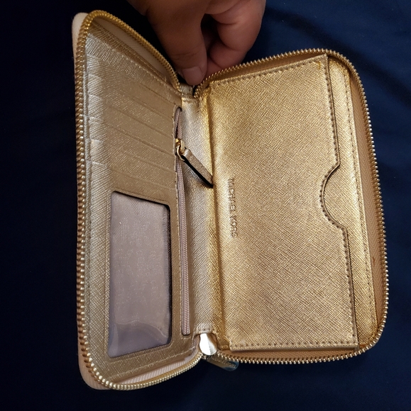 Michael Kors Wallet - Picture 3 of 3